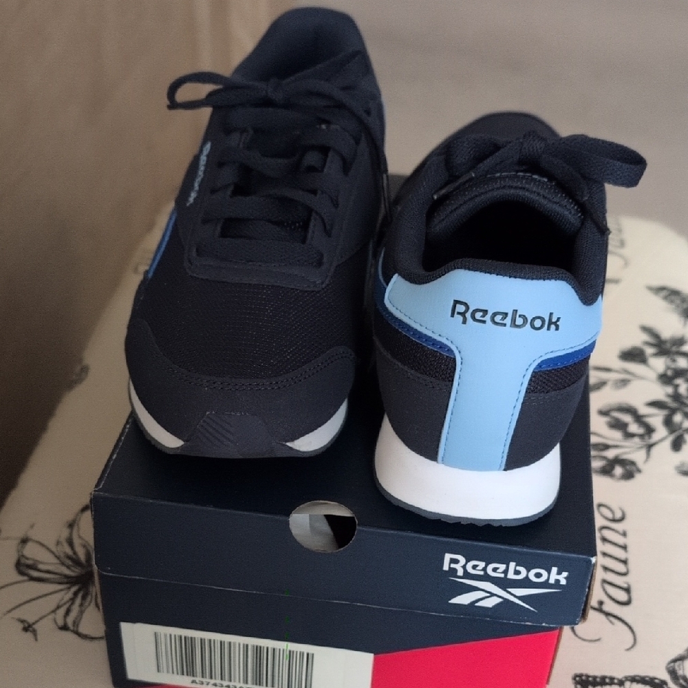 Reebok Women's Navy and Light Blue Sneakers - Picture 2 of 4